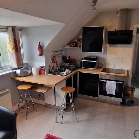 Cosy 2 Bedroom Flat - Sleeps 6 People - Close To Lewisham Dlr/Train Station Лондон Экстерьер фото